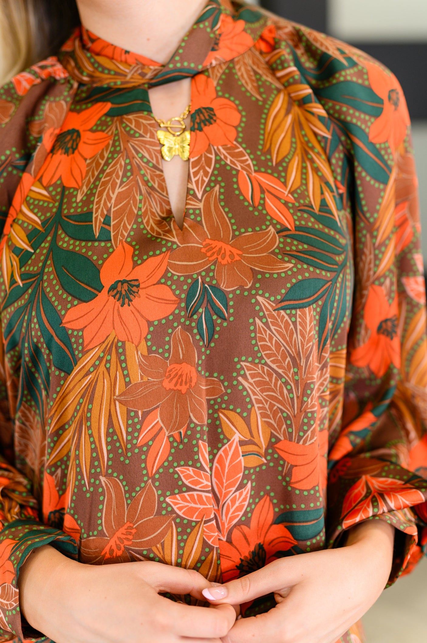 Vestido con mangas globo Petals After Dark