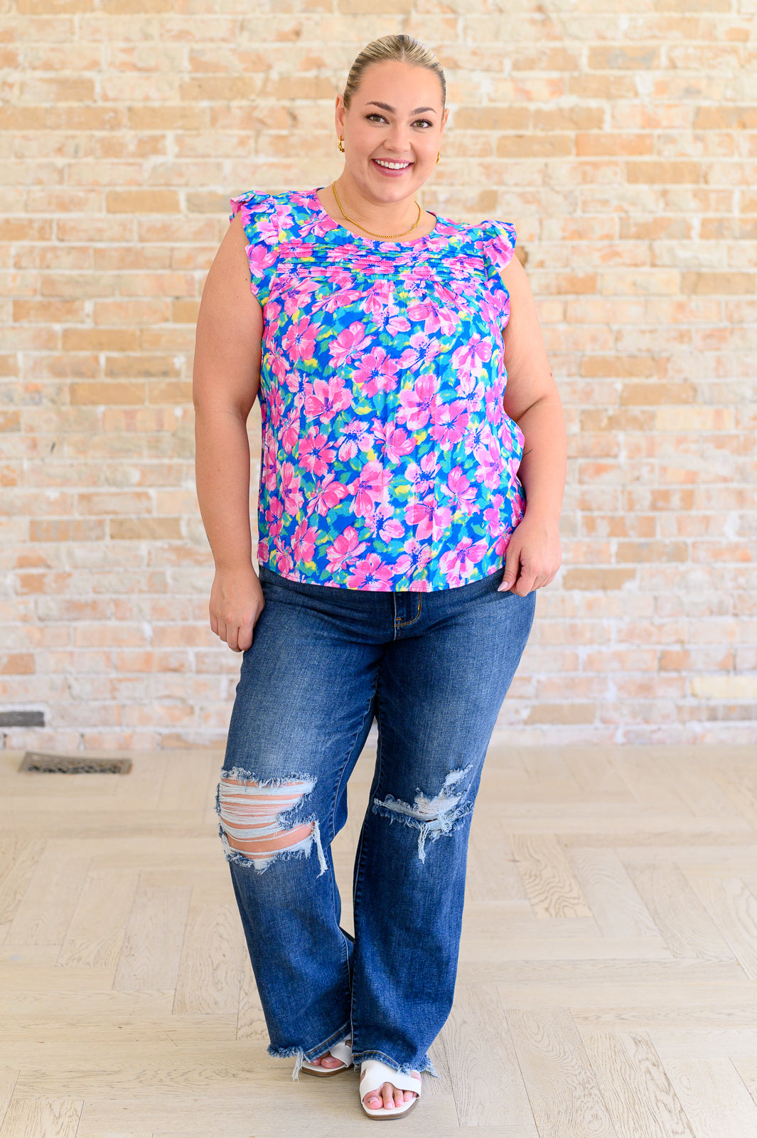Blusa con mangas onduladas de Petals on the Moon en rosa rey