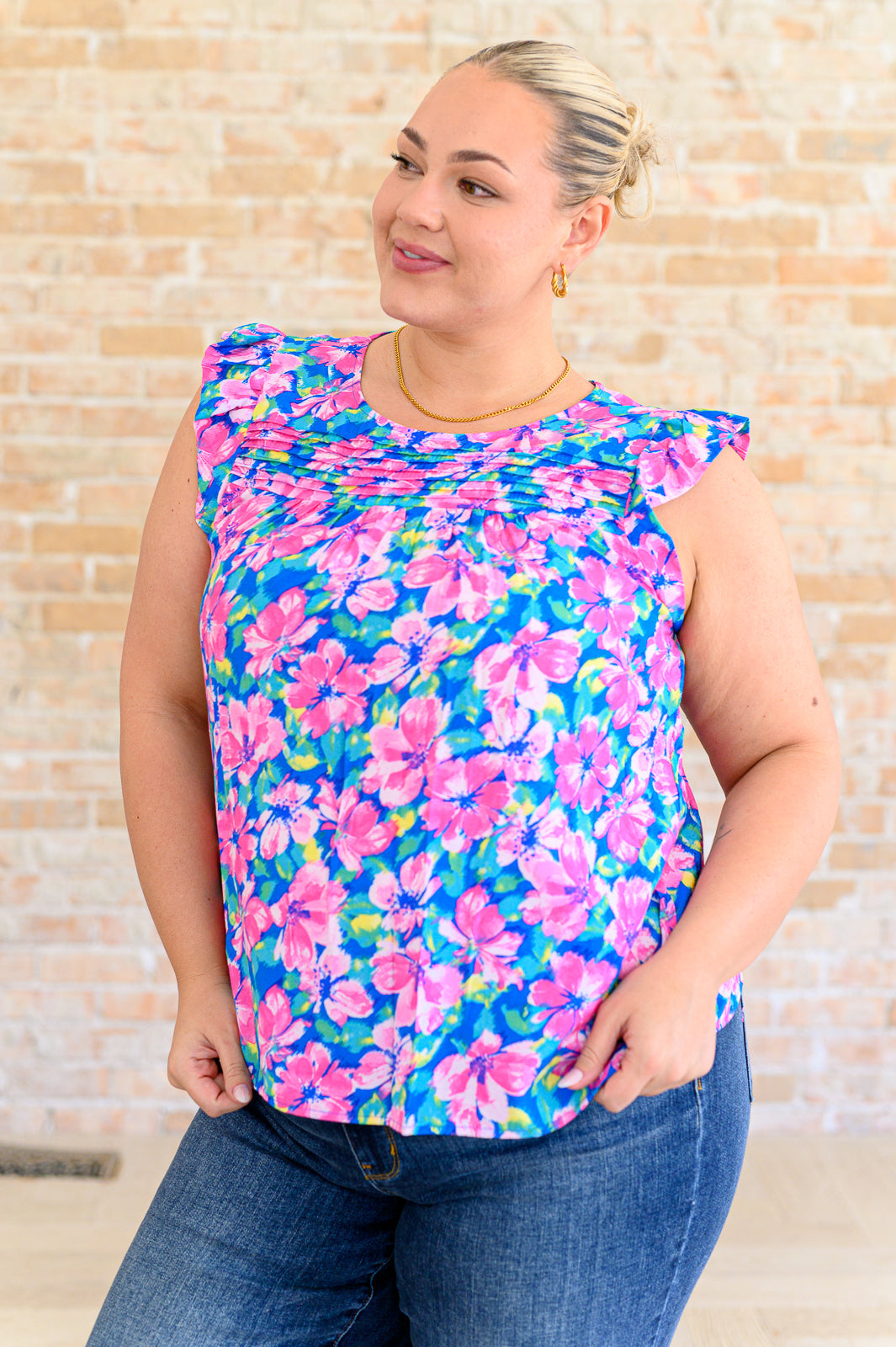 Blusa con mangas onduladas de Petals on the Moon en rosa rey