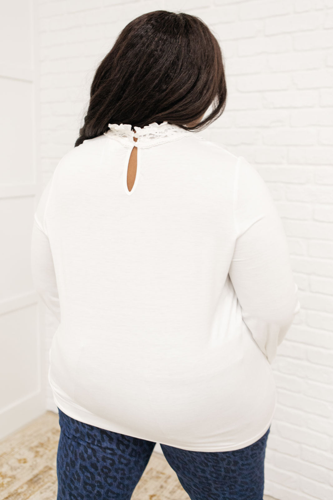 Imagina esta blusa en color blanco hueso.