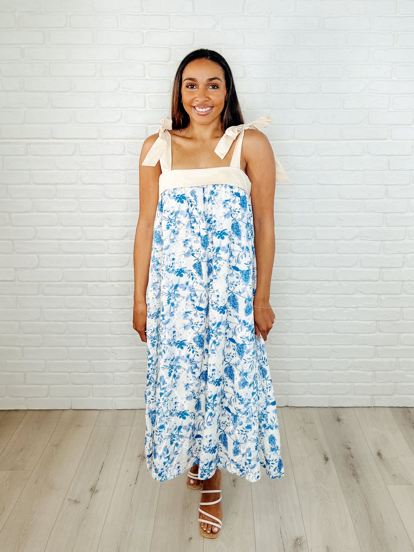 Prepara el vestido de cuello cuadrado Yacht