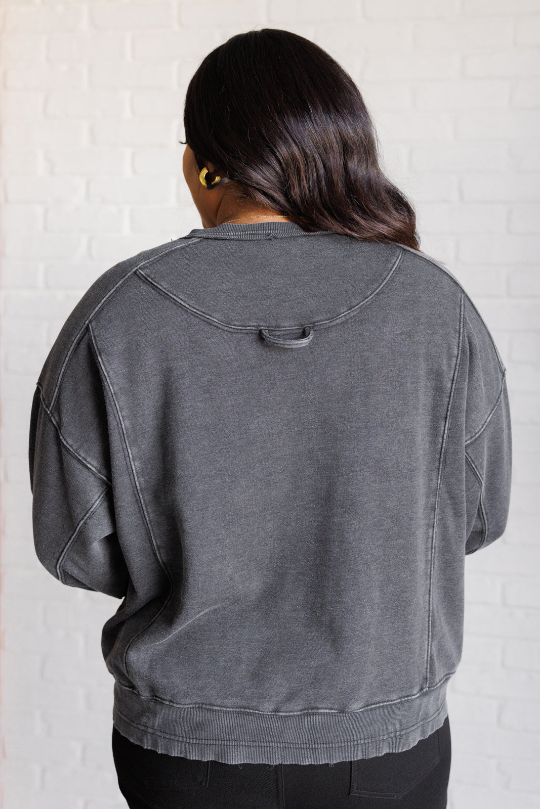 Jersey de cuello redondo con lavado mineral Quick Fix en negro