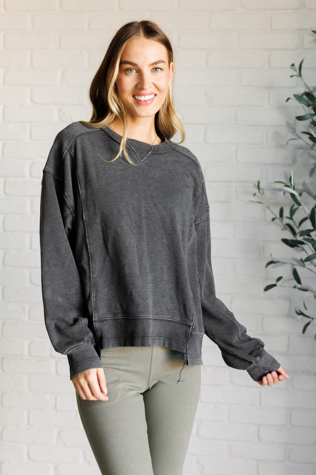 Jersey de cuello redondo con lavado mineral Quick Fix en negro