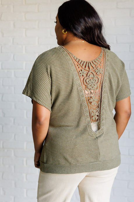 Top con espalda de encaje y detalle secreto