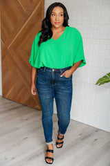 Top con cuello en V Set the Expectation