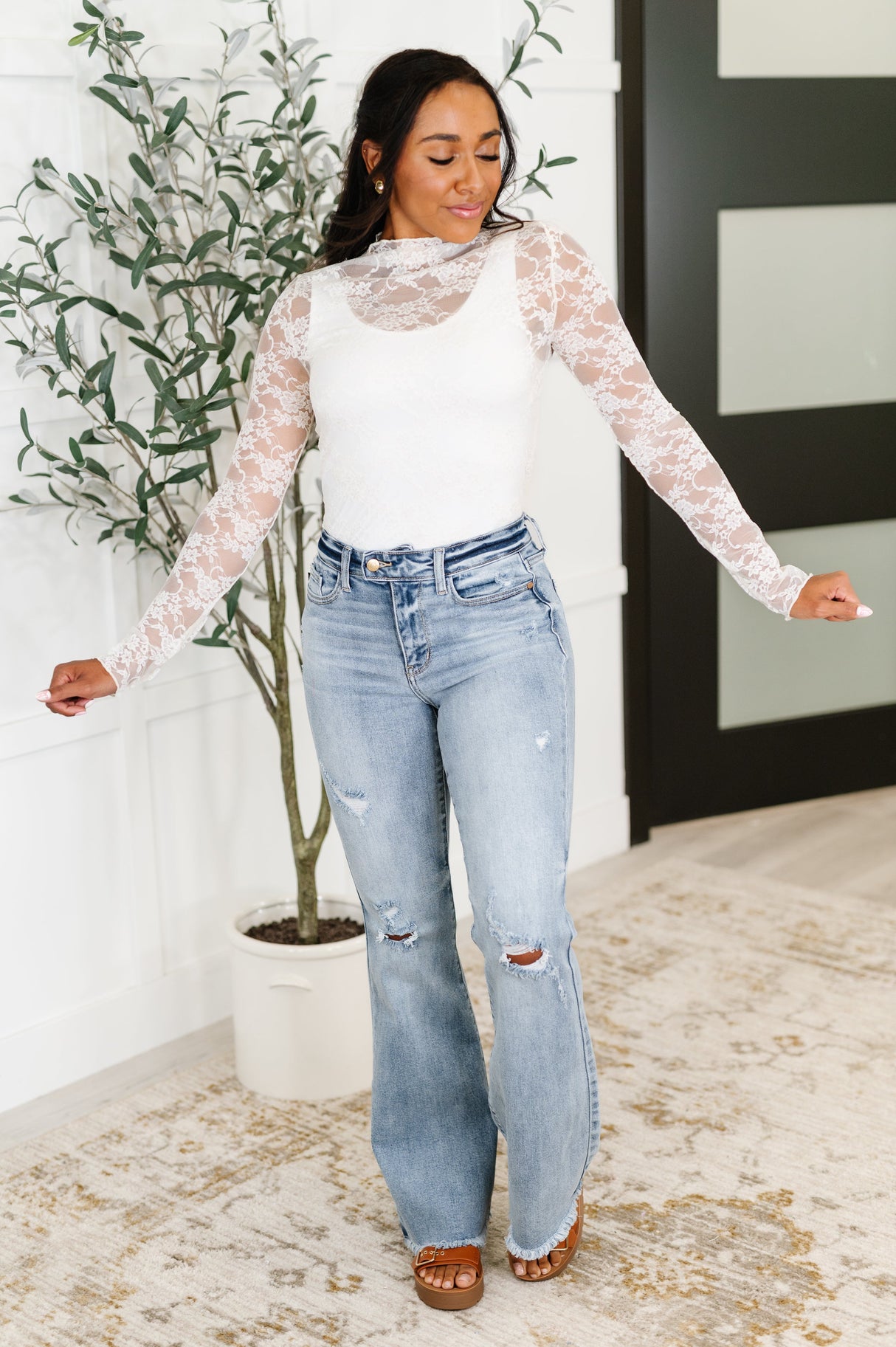 Top de encaje con capas Sheer Intentions en color marfil