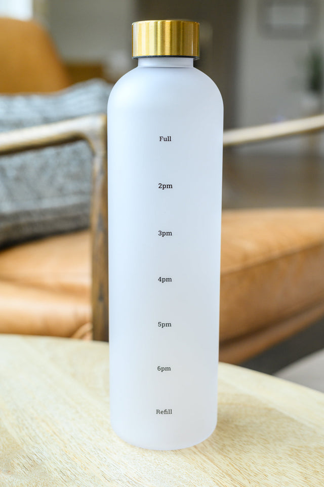 Sippin' Pretty 32 oz Translucent Water Bottle in White & Gold - Liarian Unlimited Boutique