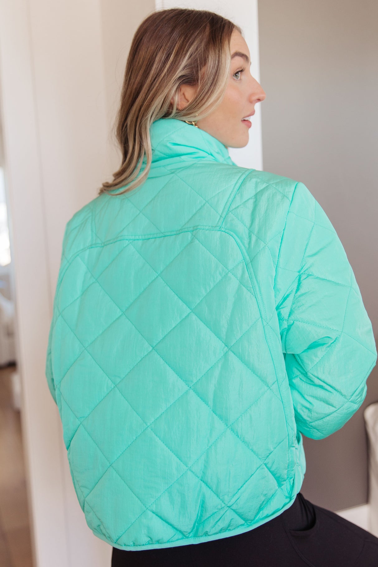 Chaqueta acolchada ligeramente distraída
