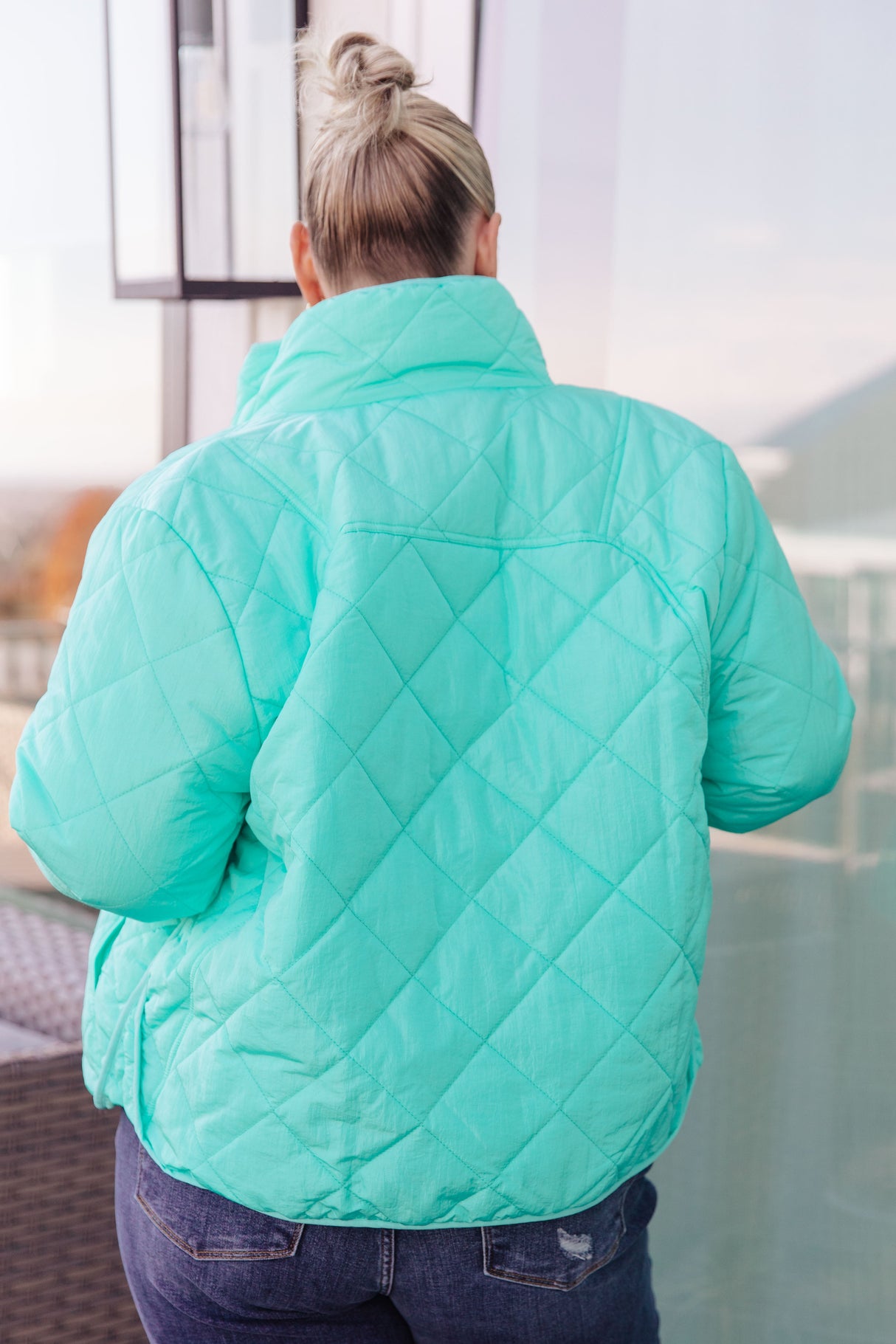 Chaqueta acolchada ligeramente distraída
