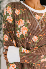 Alguien en quien apoyarse. Top acanalado de cable.