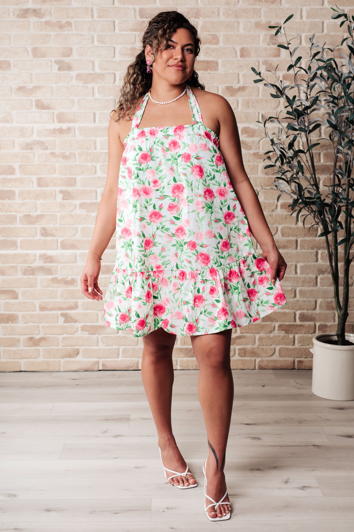 Vestido floral con lazo en rosa