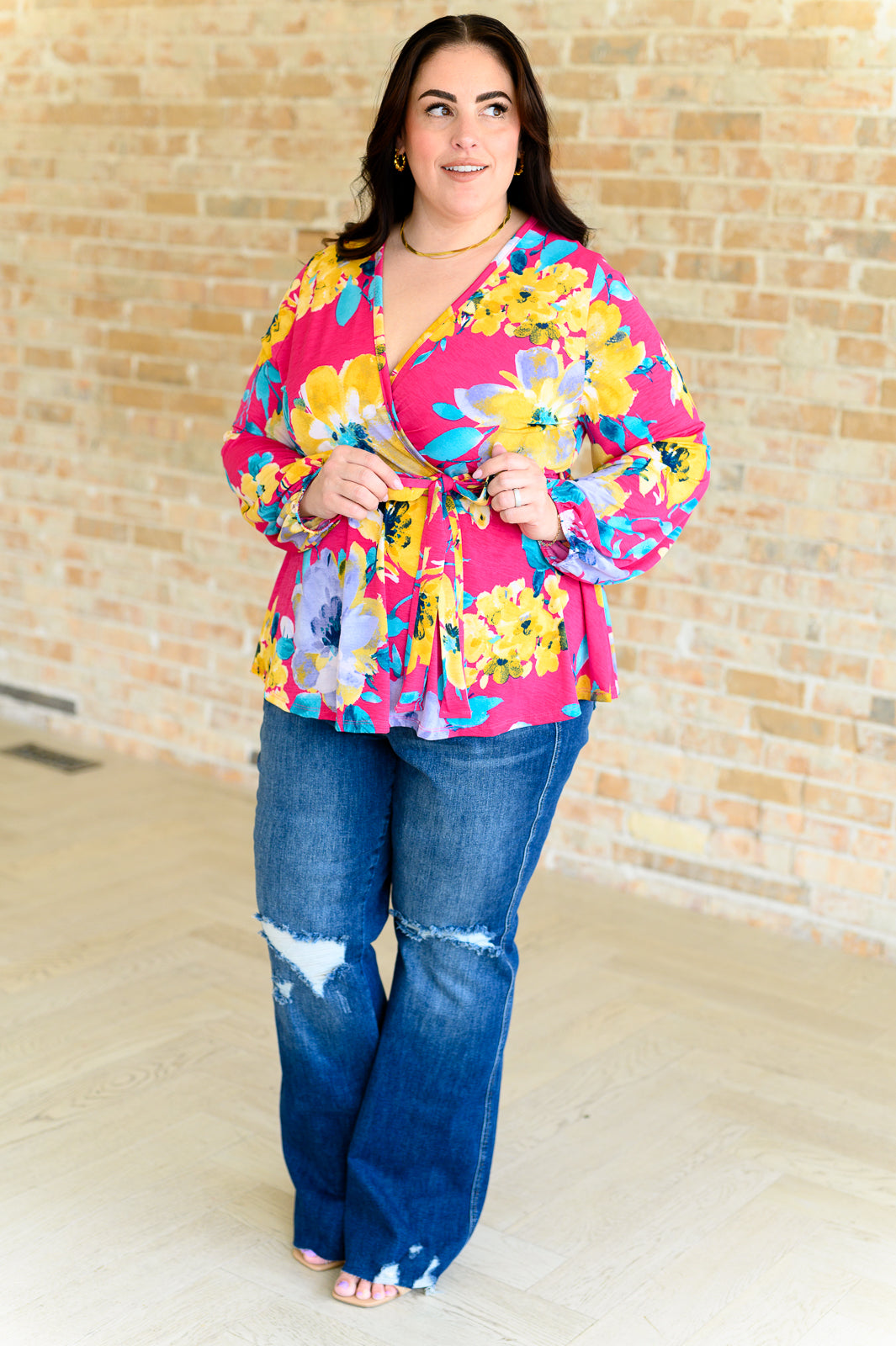 Blusa floral con cuello en V de Spring to Be Sprung