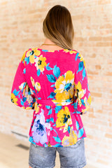 Blusa floral con cuello en V de Spring to Be Sprung