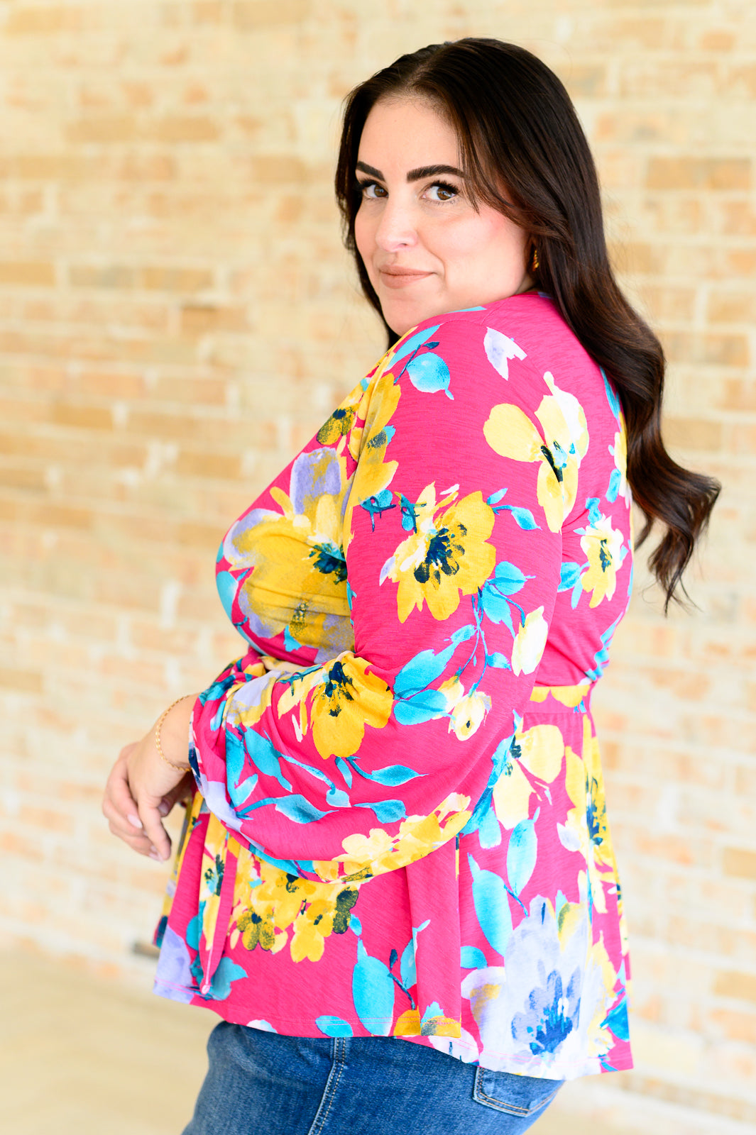 Blusa floral con cuello en V de Spring to Be Sprung