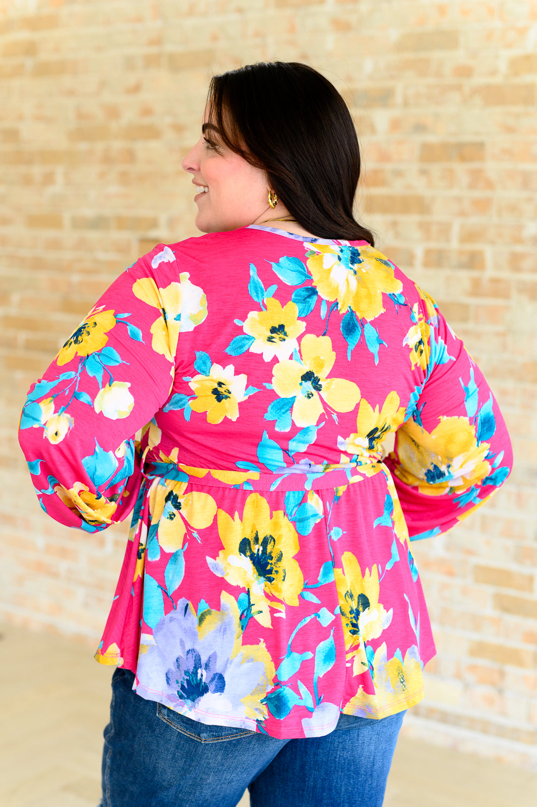 Blusa floral con cuello en V de Spring to Be Sprung