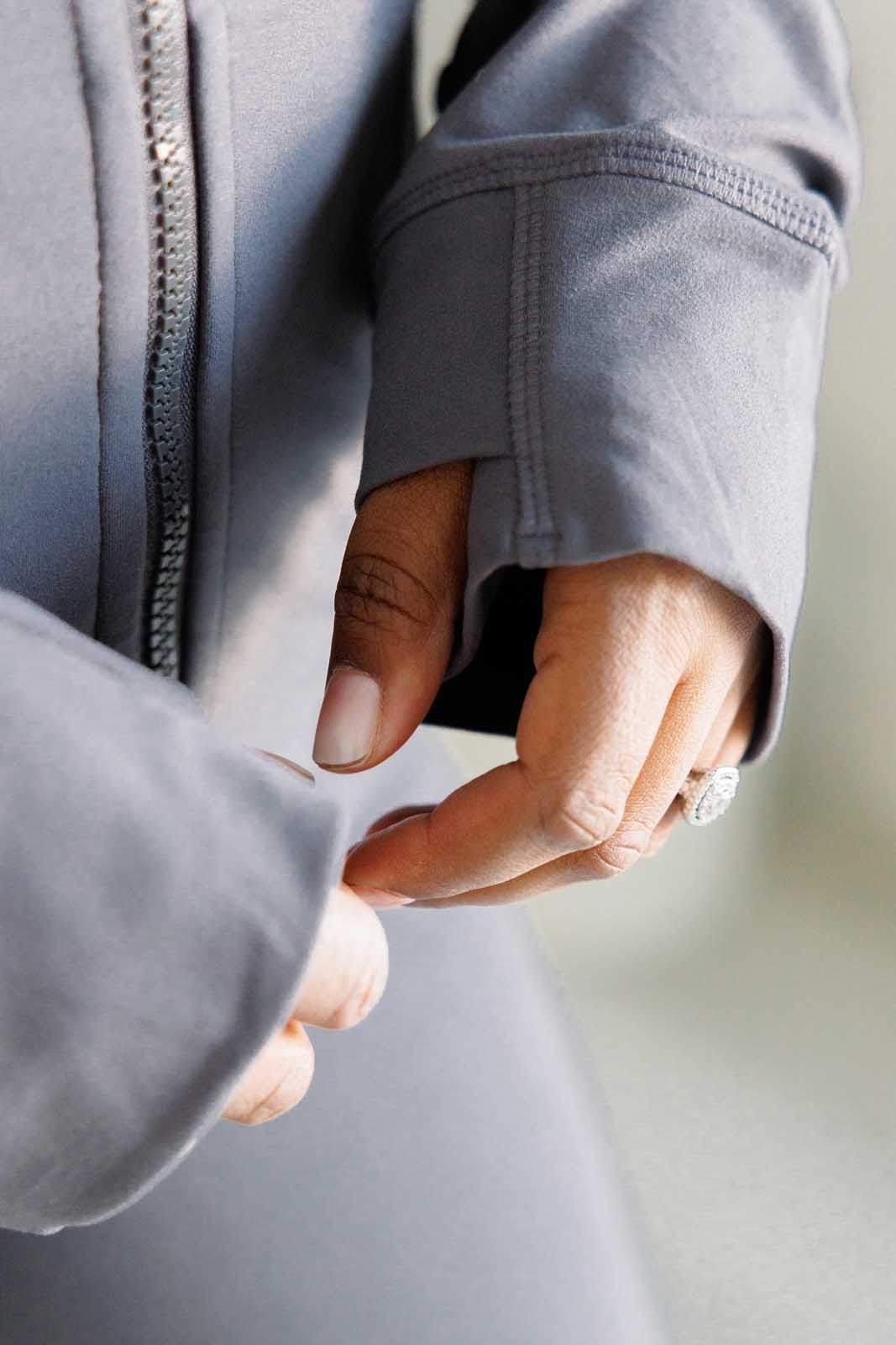 Chaqueta deportiva Staying Swift en titanio