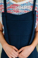 Mono con tirantes ajustables Suit Yourself en azul marino