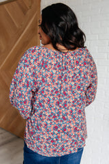 Blusa de mezclilla floral para el brunch del domingo