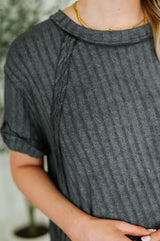 Top lavado mineral Bestie del domingo en negro ceniza