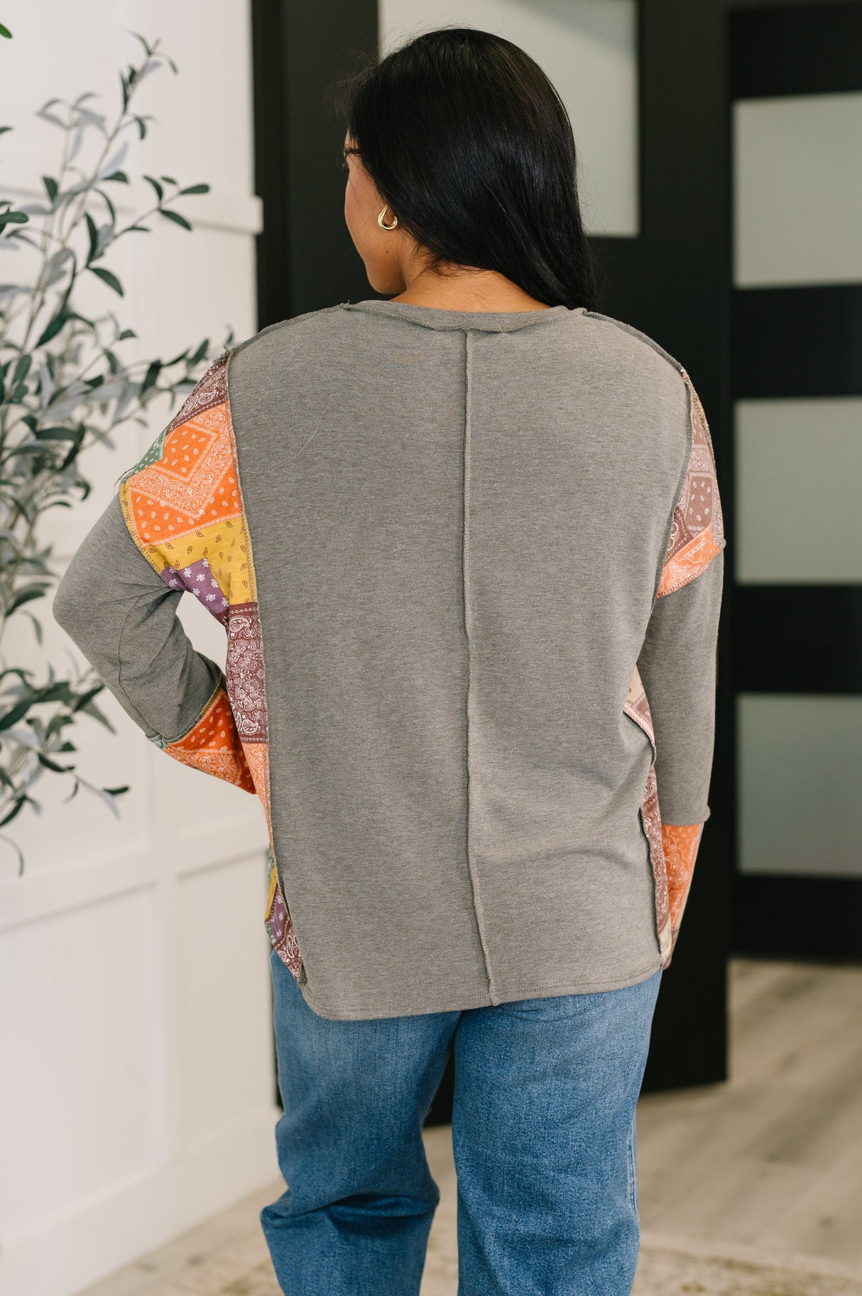 Camiseta de manga larga holgada con bloques de color, dulce como un pastel