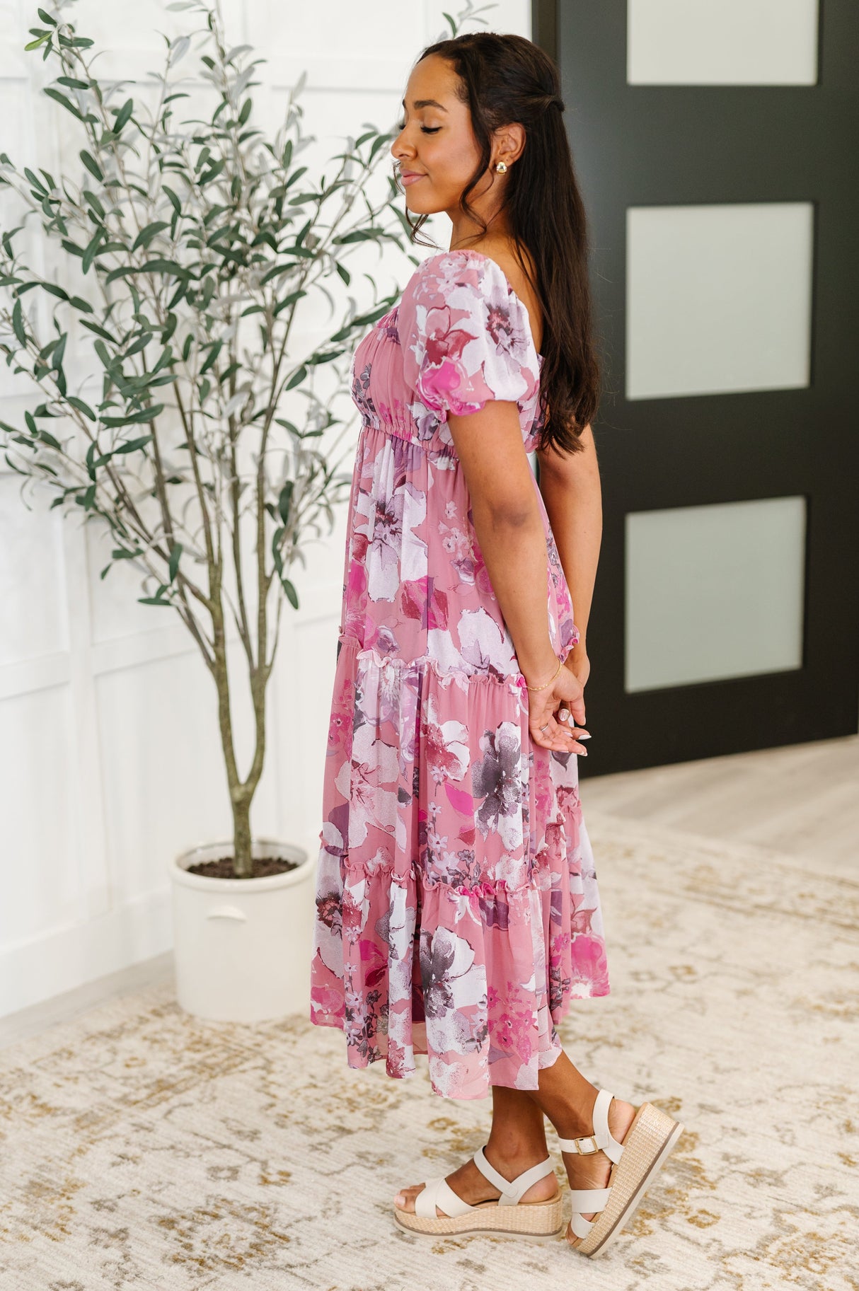 Vestido floral con escote cuadrado y escote corazón Club