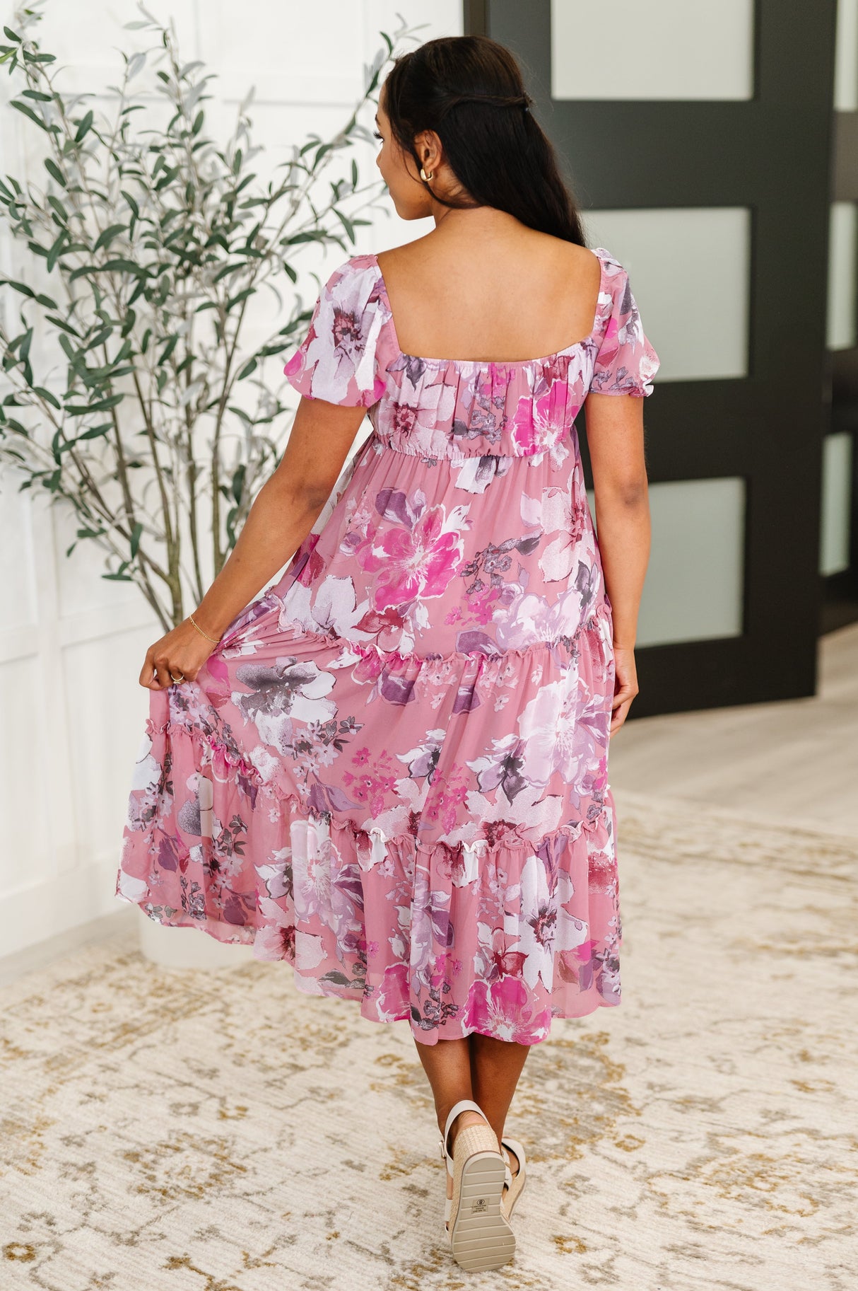 Vestido floral con escote cuadrado y escote corazón Club