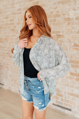 Términos de cariño: Camisa con mangas dolman y botones