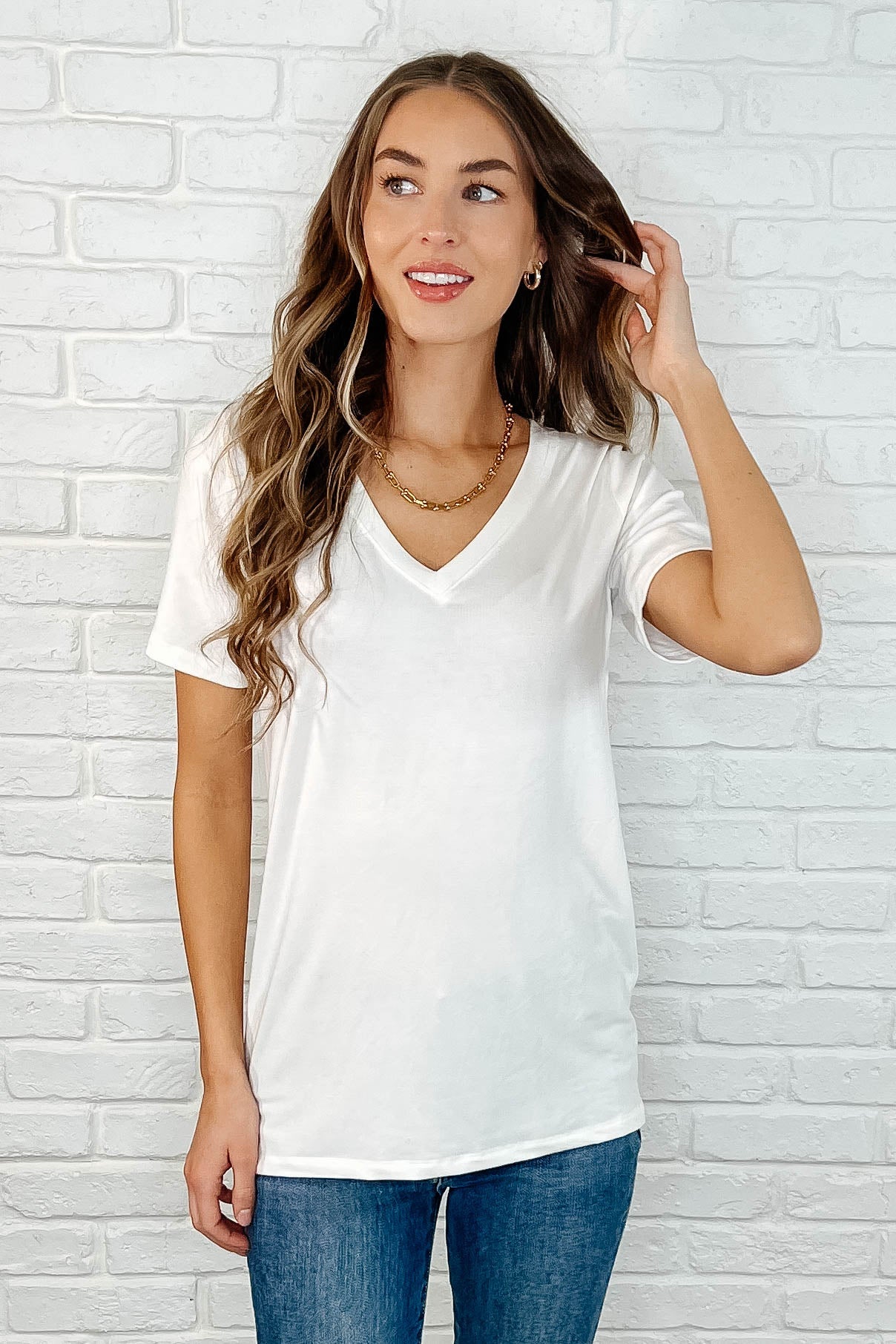 The Every Outfit Basic V-Neck Top in Off White - Liarian Unlimited Boutique