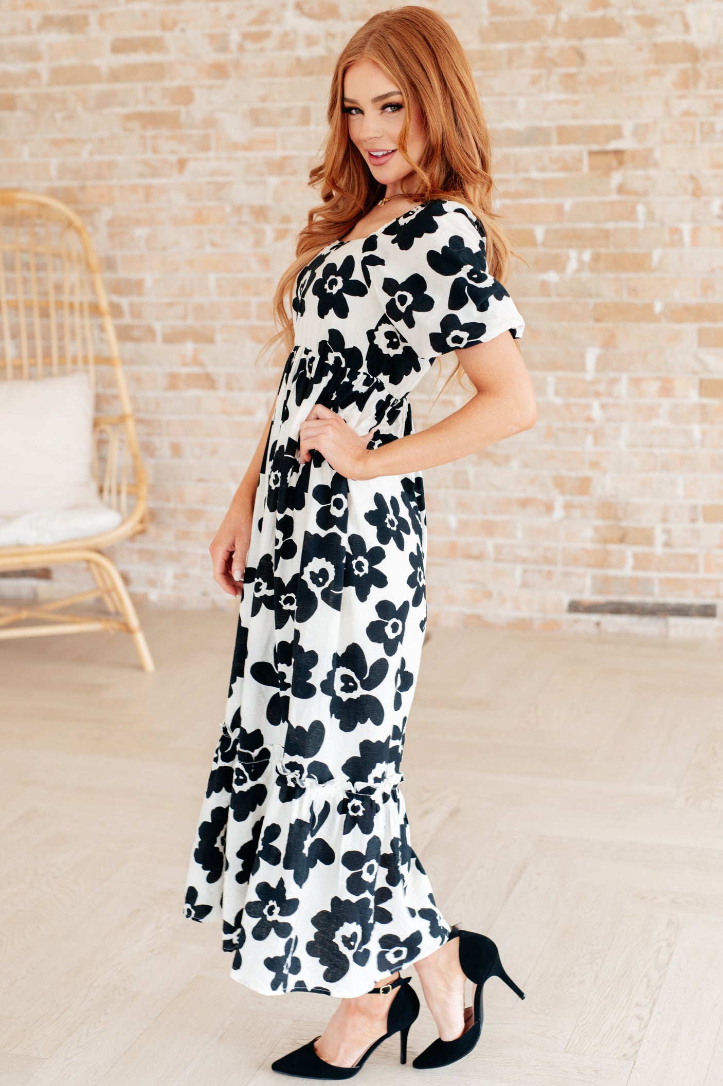 Vestido floral de cuello cuadrado de The Hot Topic