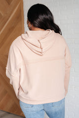 Sudadera con capucha retro Heartthrob en beige