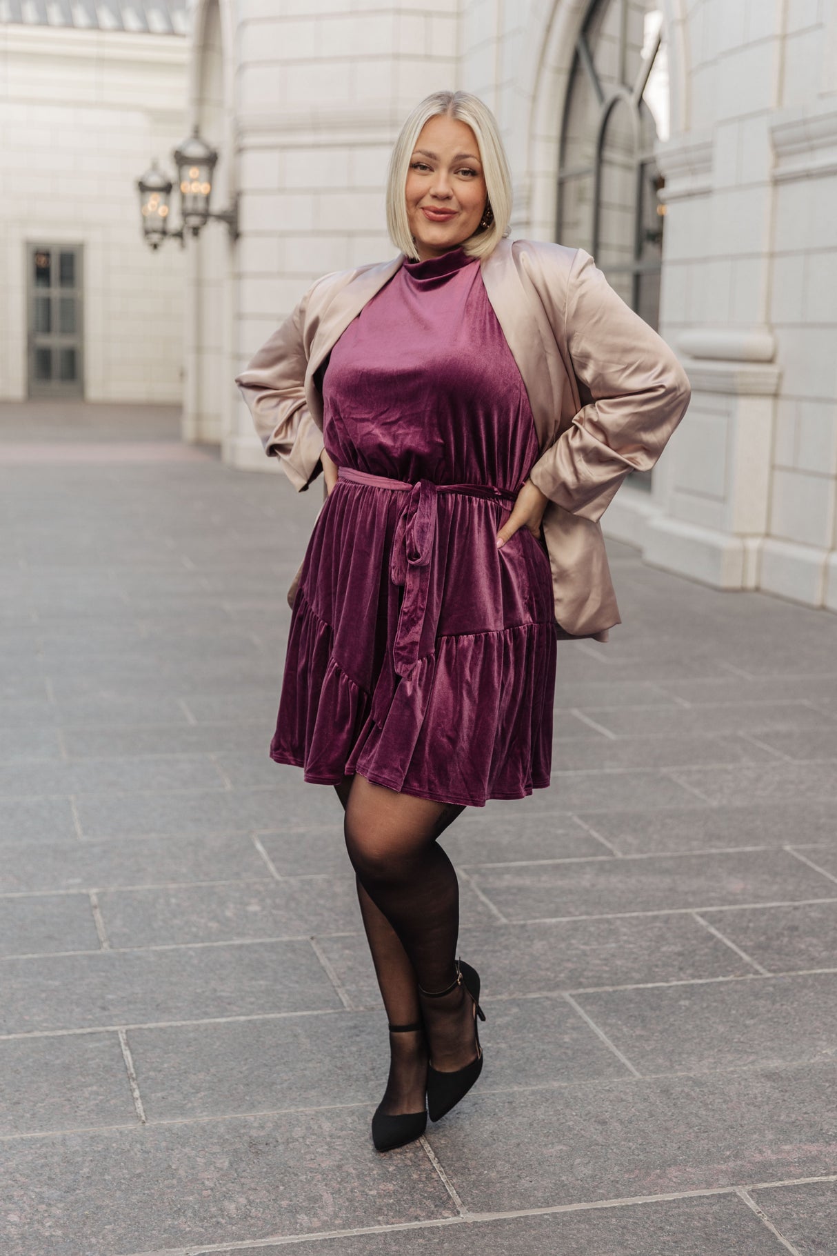 Vestido de terciopelo con lazo atado