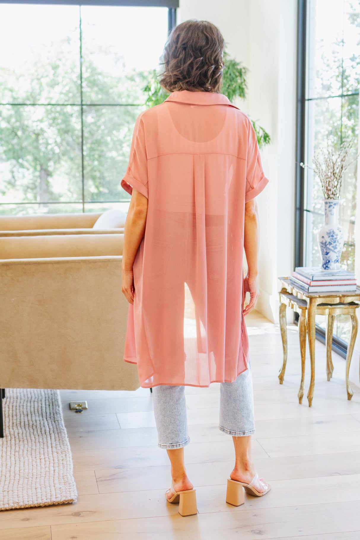 Vestido camisero de atractivo atemporal