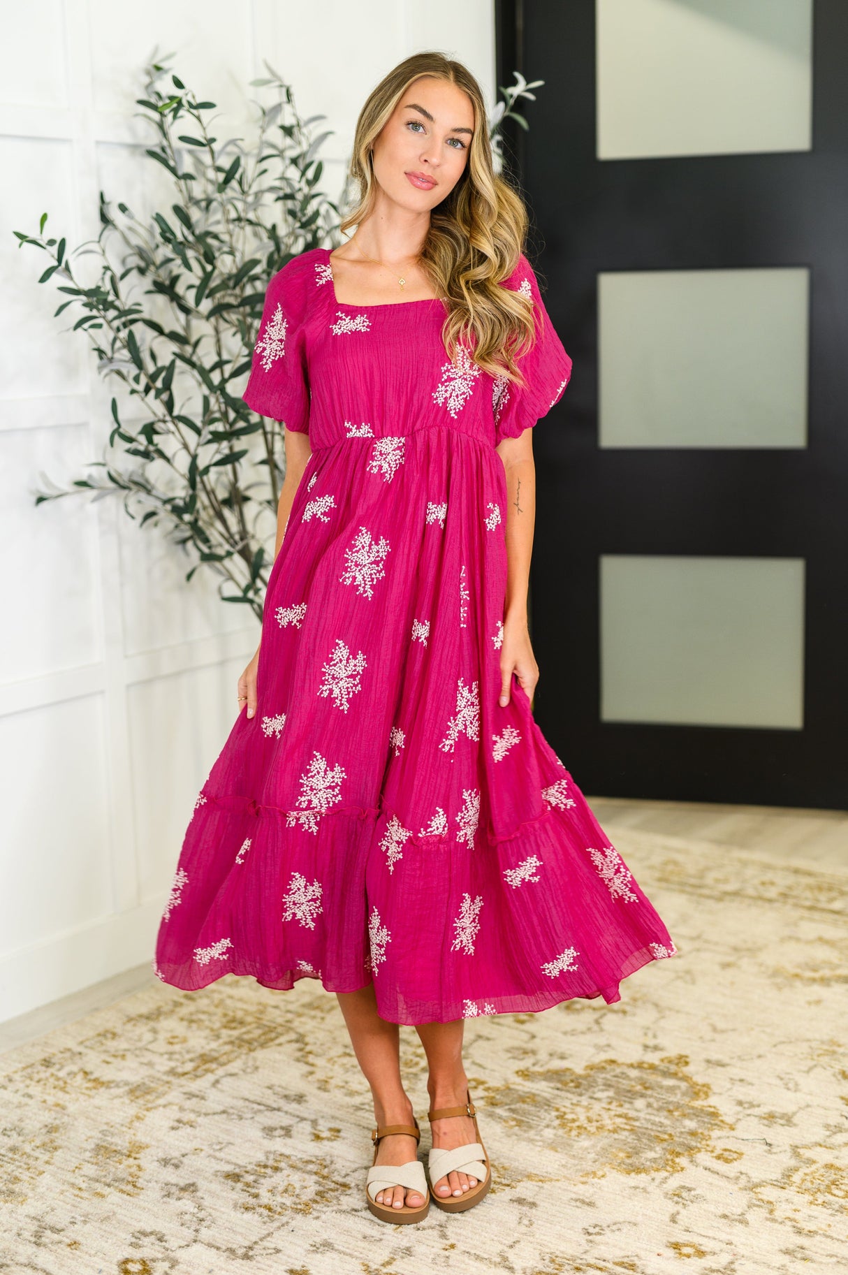 Vestido Twirl in Bloom con escote cuadrado en rosa intenso