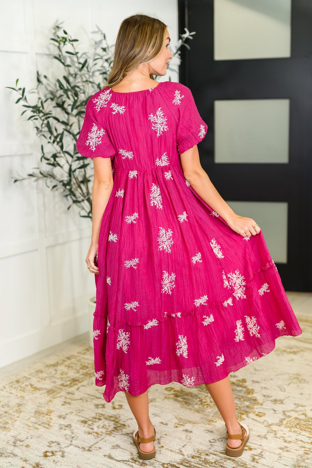 Vestido Twirl in Bloom con escote cuadrado en rosa intenso