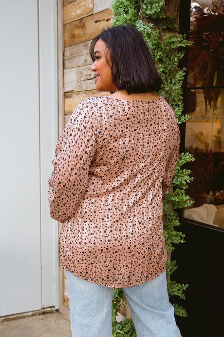 Blusa Vivian de satén en oro rosa