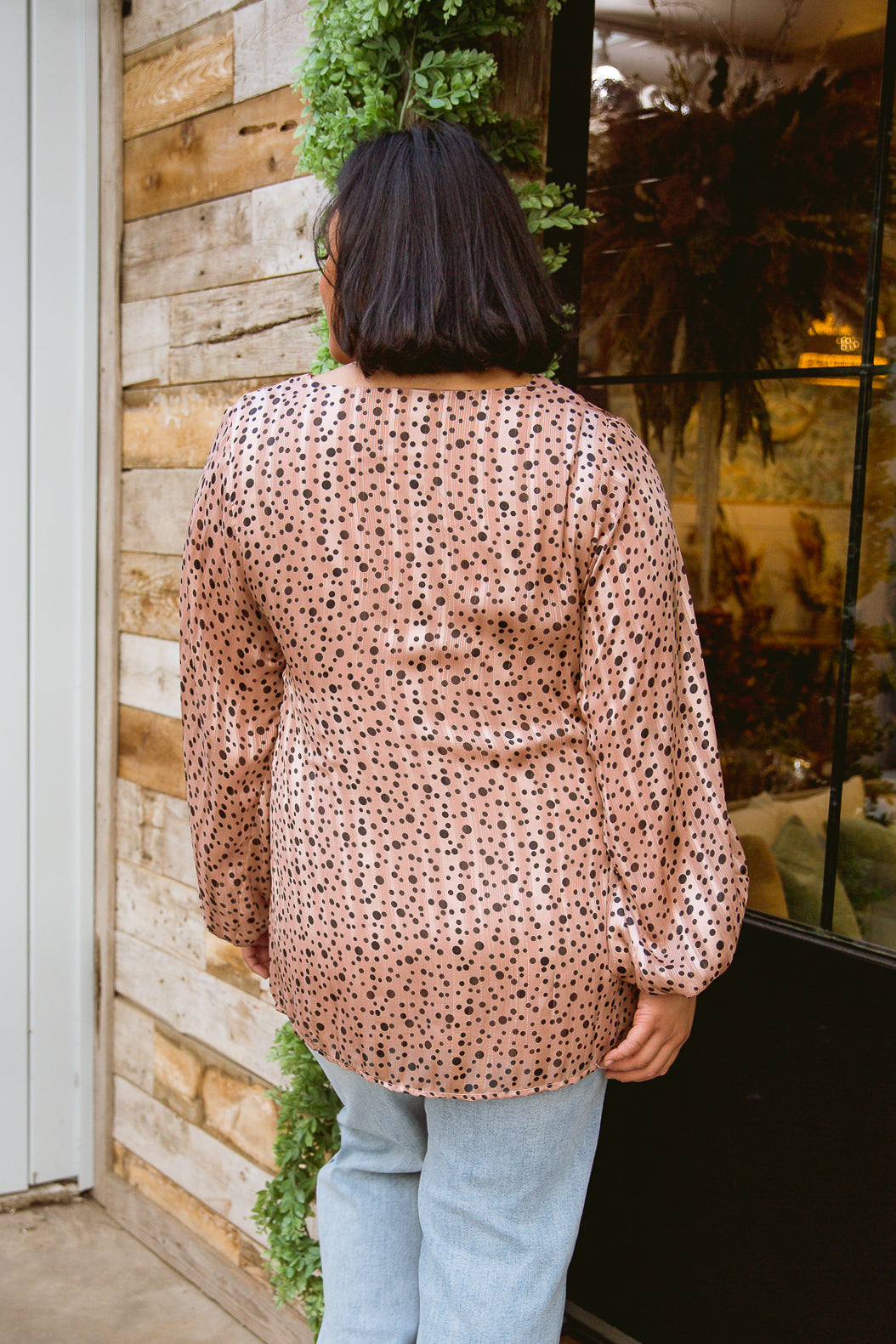 Blusa Vivian de satén en oro rosa