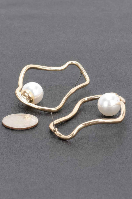 Faux Pearl Metal Earring