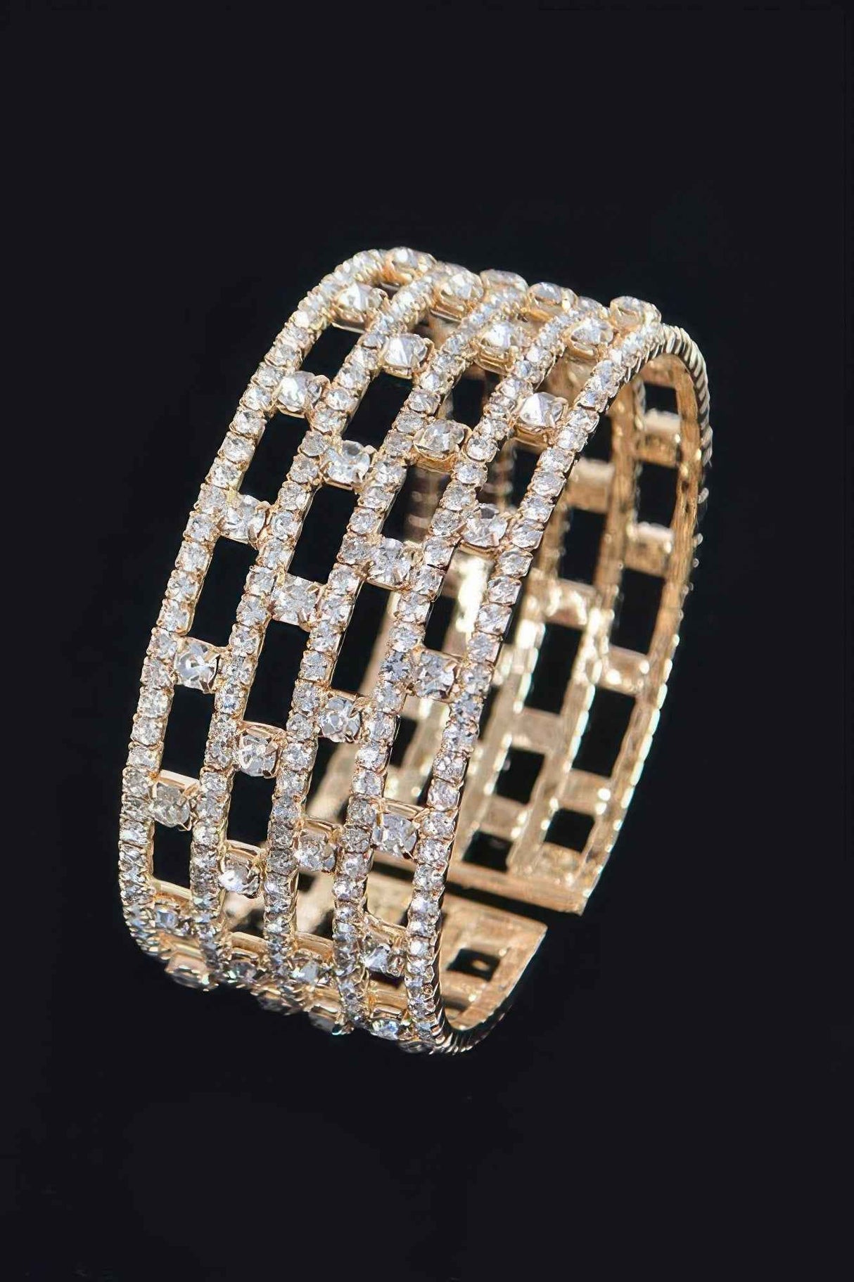 Clear Rhinestone Pattern Bangle