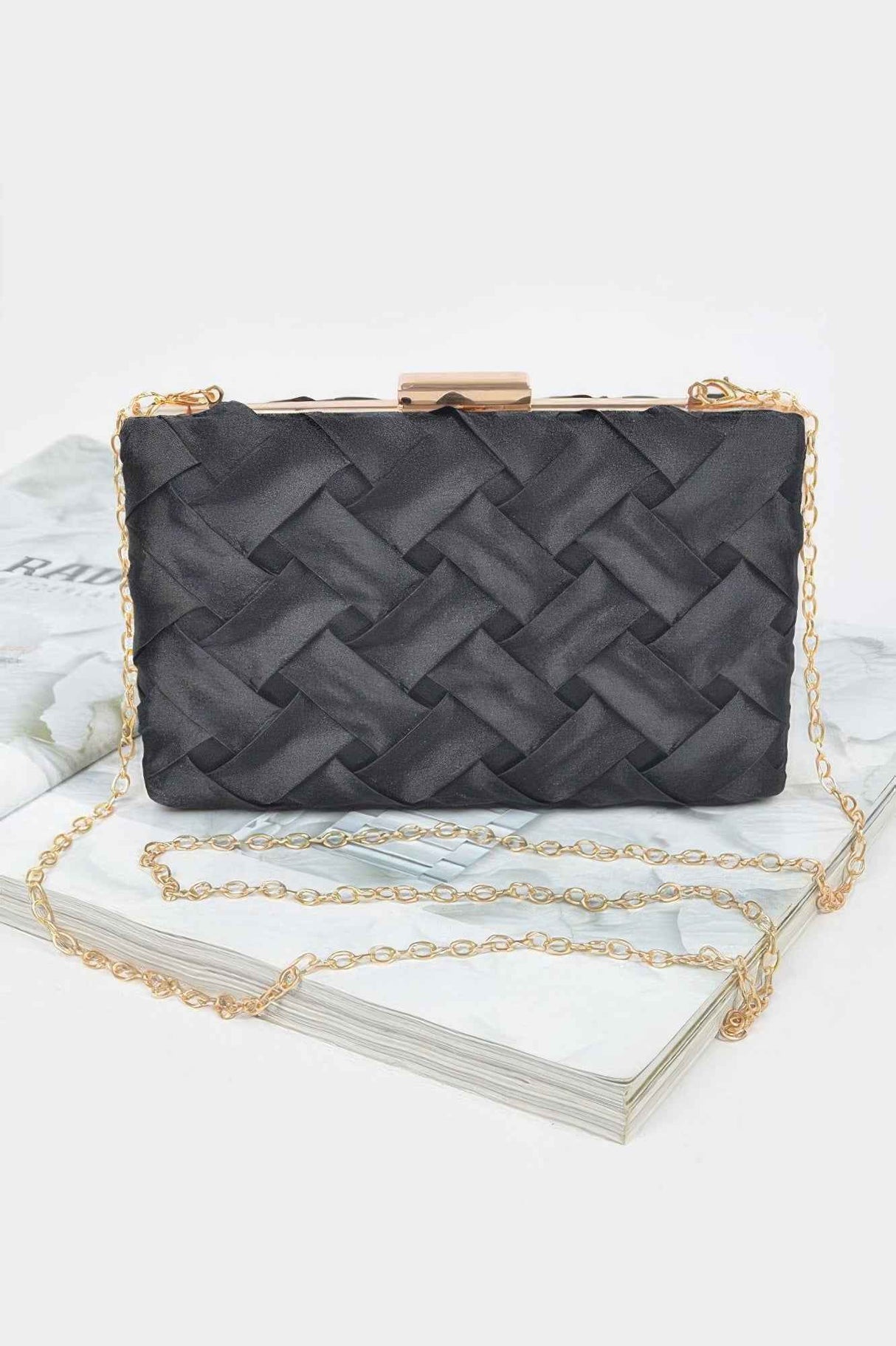 Cross Hatched Chain Clutch