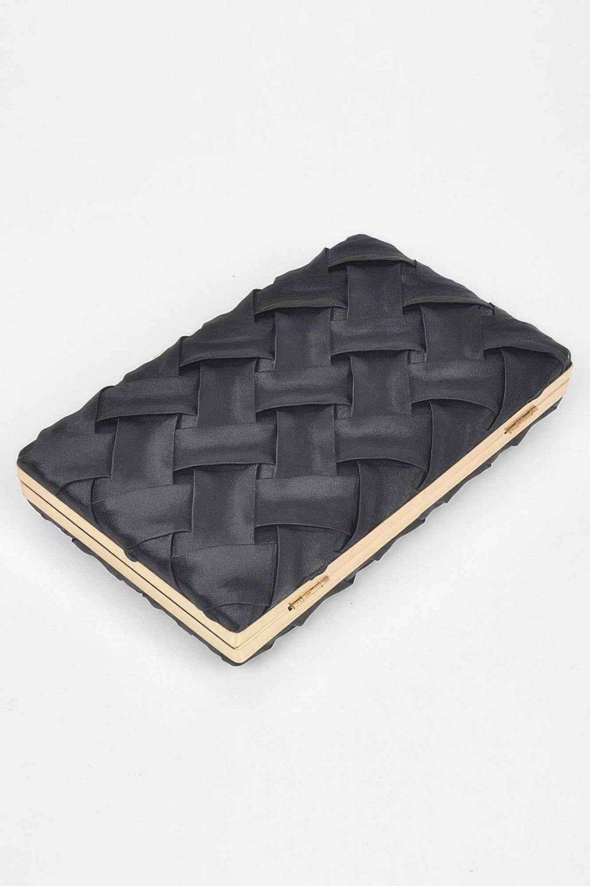 Cross Hatched Chain Clutch