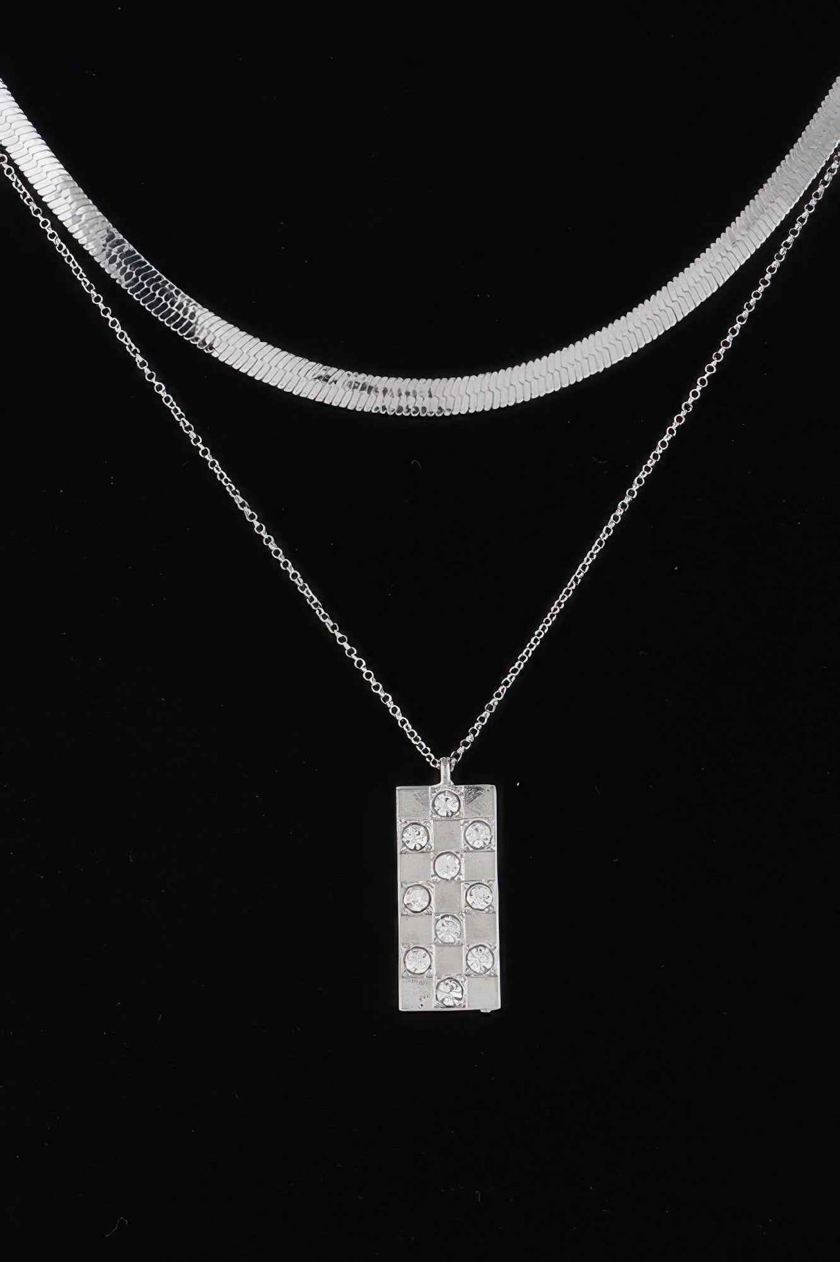 Checkered Jewel Pendant Necklace