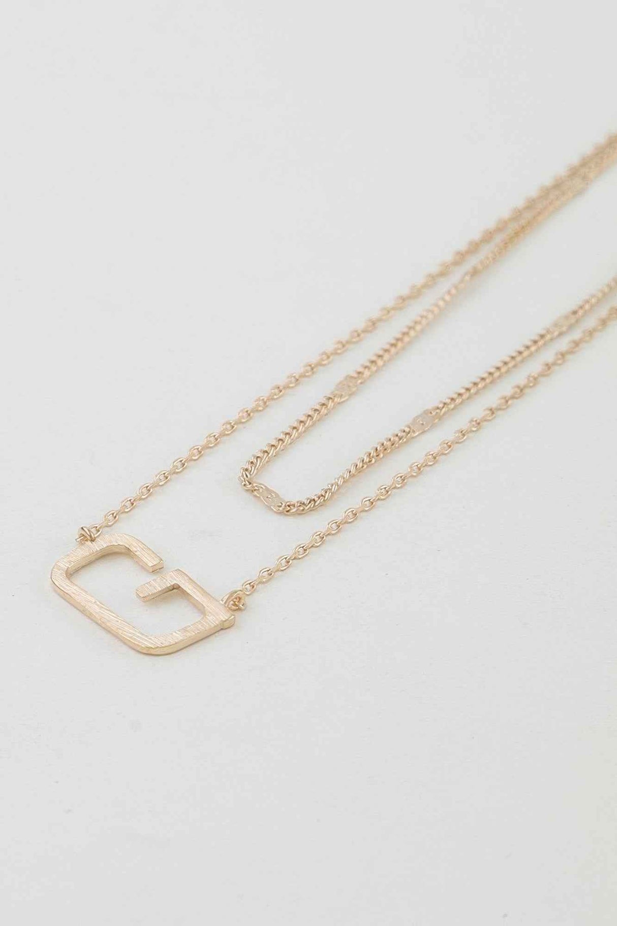 Polished G Pendant Chain Necklace