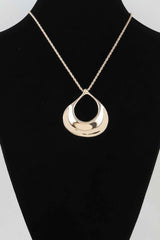 Polished Ripple Teardrop Twisted Necklace