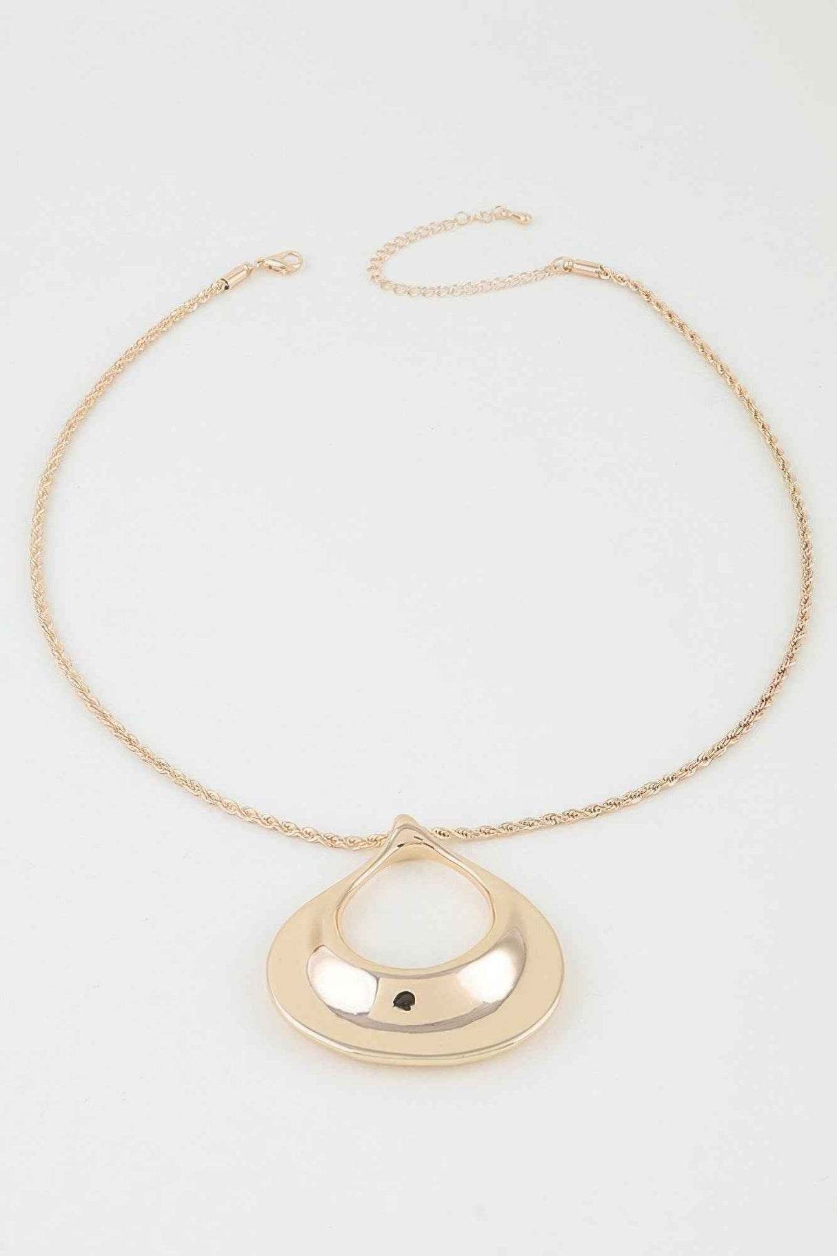 Polished Ripple Teardrop Twisted Necklace