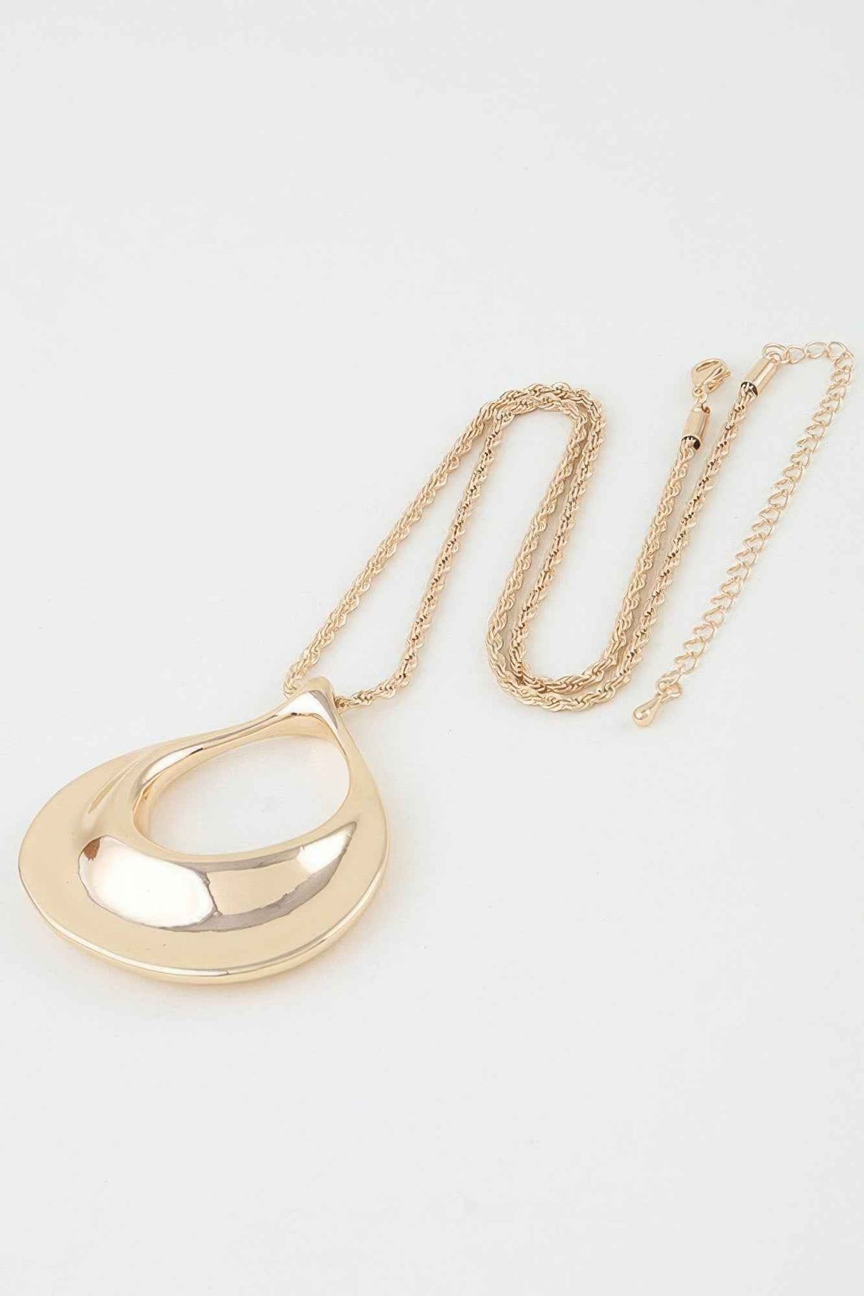 Polished Ripple Teardrop Twisted Necklace