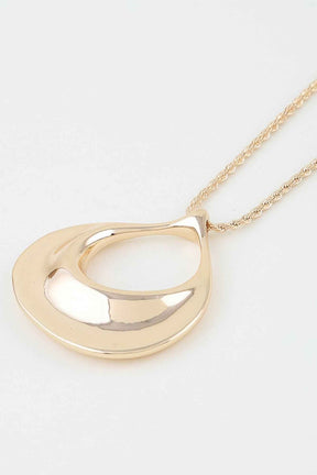 Polished Ripple Teardrop Twisted Necklace
