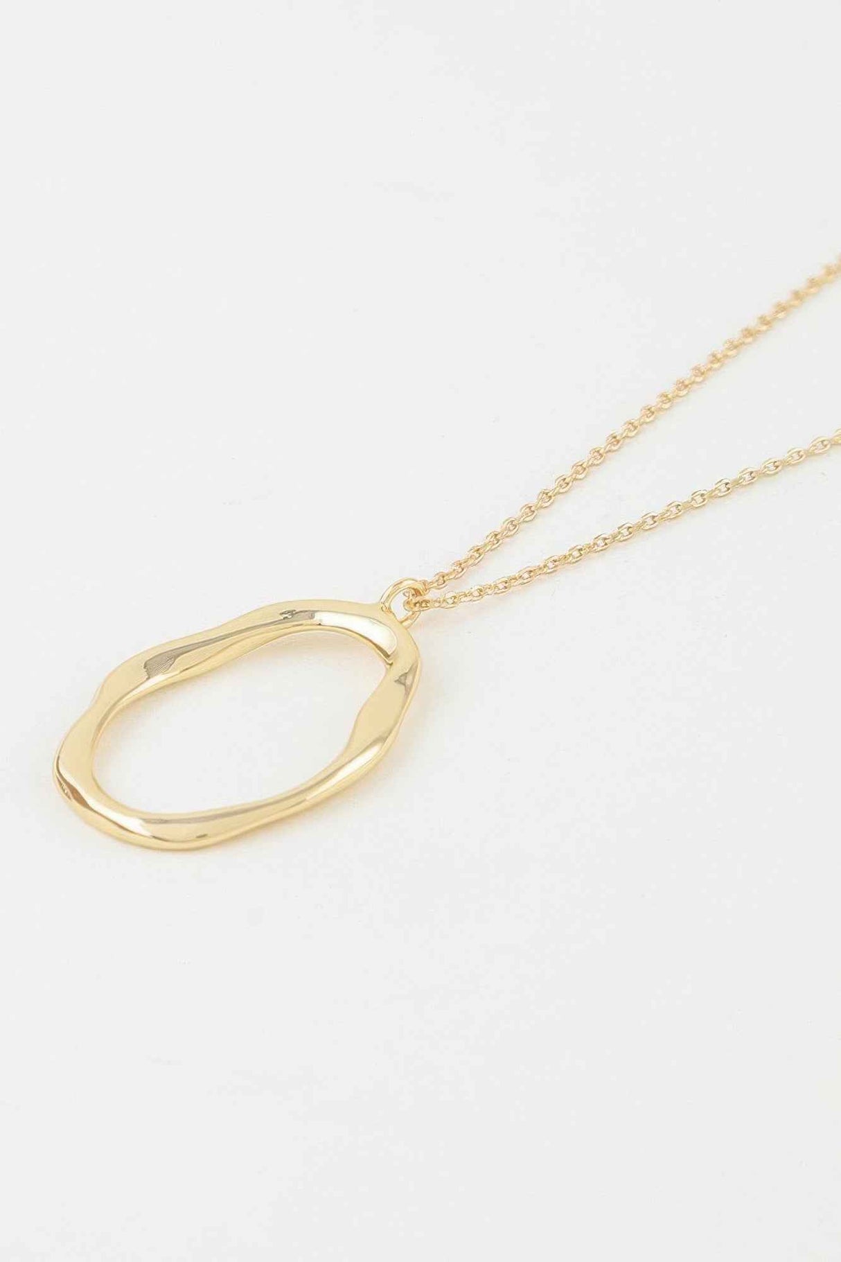 Hammered Ripple Oval Twisted Necklace