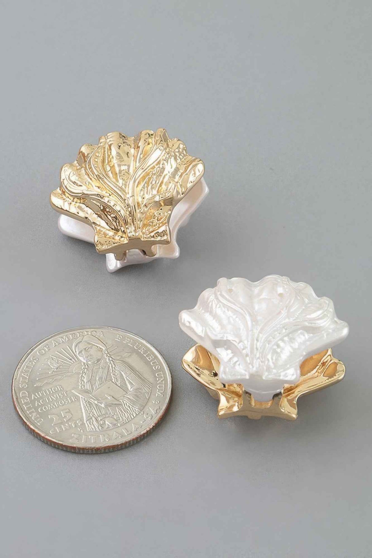 Luxury Clamshell Clasp Earrings