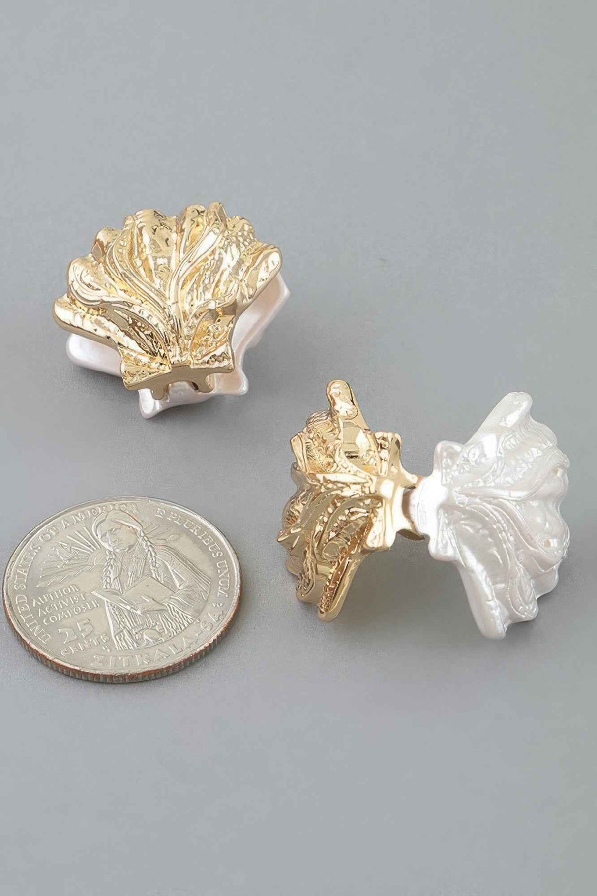 Luxury Clamshell Clasp Earrings