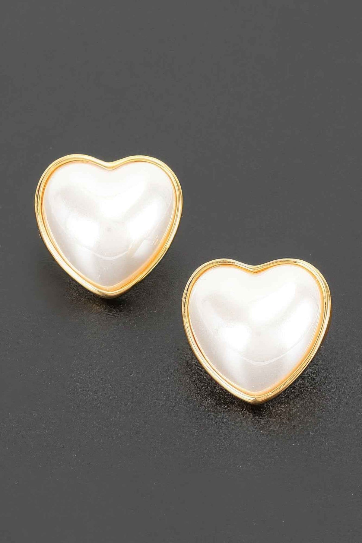 Heart-shaped Pearl Stud Earrings With Simple Metal Frame